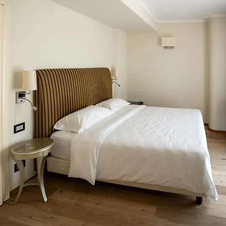 Lostu Monforte Hotel *